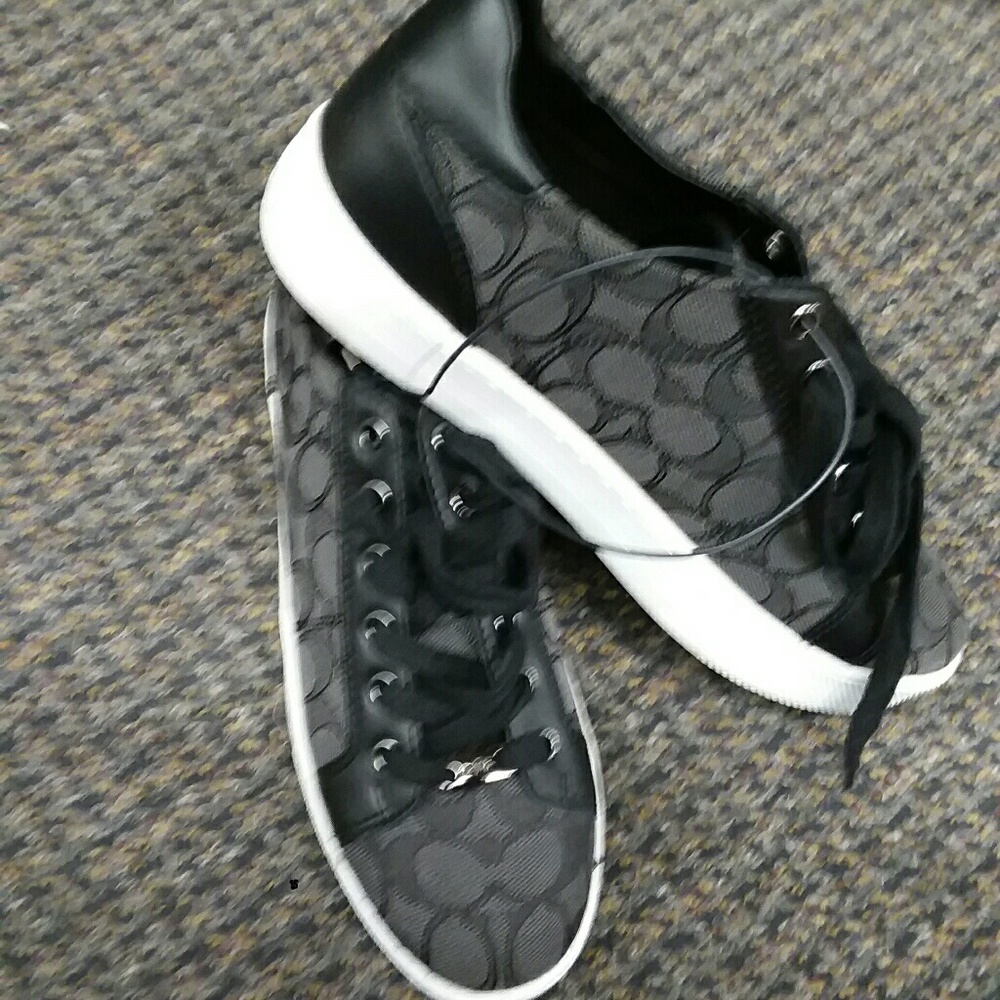 Coach sneakers brend new( sold )